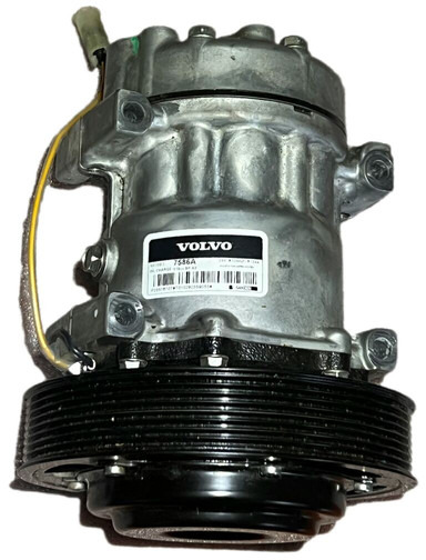 Volvo FH5/Aero - Klímakompresszor: 2 kép. Volvo FH5/Aero - Klímakompresszor: 2 kép.