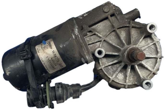 Volvo FM11 - Ablakemelő motor: 1 kép. Volvo FM11 - Ablakemelő motor: 1 kép.