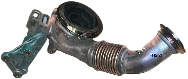 Volvo - Kipufogócső: 2 kép. Volvo - Kipufogócső: 2 kép.