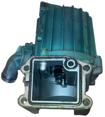 Volvo - Olajszűrő: 3 kép. Volvo - Olajszűrő: 3 kép.