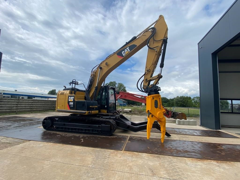 CAT 320 EL LR CAR DISMANTLER - Bontó kotrógép: 3 kép. CAT 320 EL LR CAR DISMANTLER - Bontó kotrógép: 3 kép.