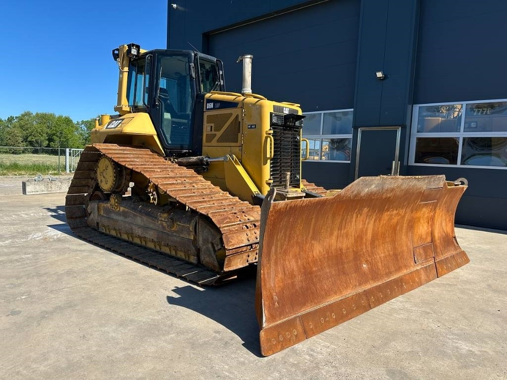 CAT D 6 N LGP - Buldózer: 2 kép. CAT D 6 N LGP - Buldózer: 2 kép.