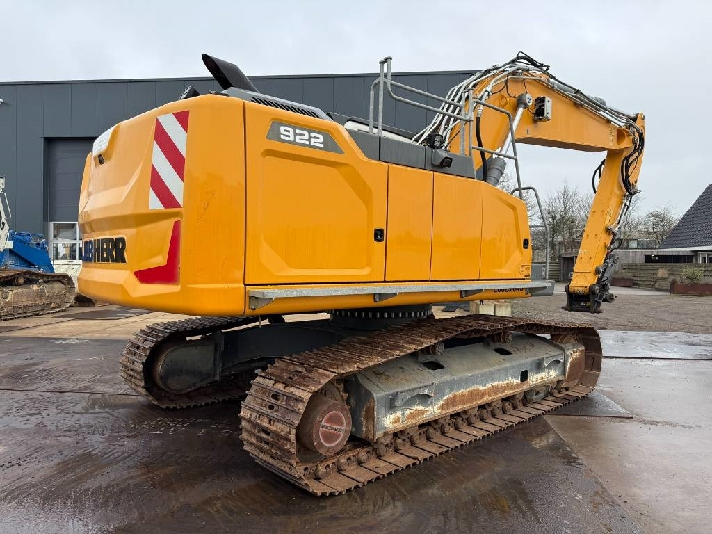 Liebherr R922 LC - Lánctalpas kotró: 3 kép. Liebherr R922 LC - Lánctalpas kotró: 3 kép.