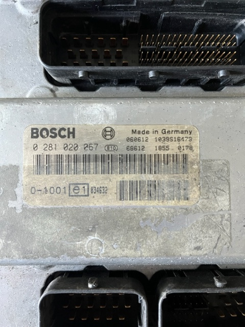 BOSCH Bosch 0281020067 - ECU - Városi busz: 2 kép. BOSCH Bosch 0281020067 - ECU - Városi busz: 2 kép.