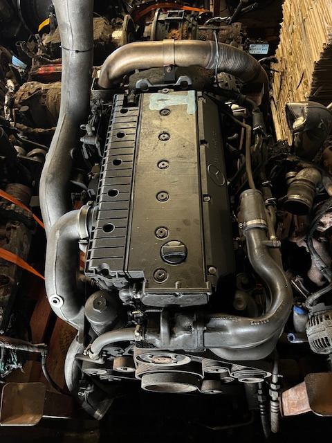 MERCEDES-BENZ OM 926 LA EURO 5 - Motor - Teherautó: 3 kép. MERCEDES-BENZ OM 926 LA EURO 5 - Motor - Teherautó: 3 kép.