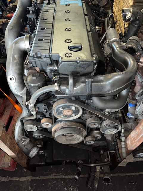 MERCEDES-BENZ OM 926 LA EURO 5 - Motor - Teherautó: 2 kép. MERCEDES-BENZ OM 926 LA EURO 5 - Motor - Teherautó: 2 kép.