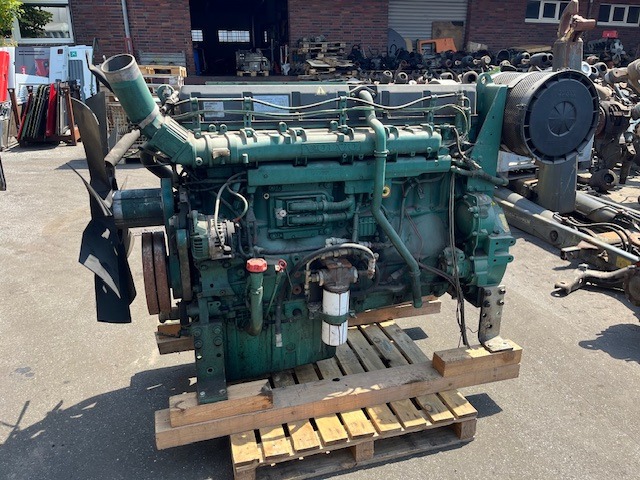 VOLVO Penta D16 - Motor - Építőipari gépek: 2 kép. VOLVO Penta D16 - Motor - Építőipari gépek: 2 kép.