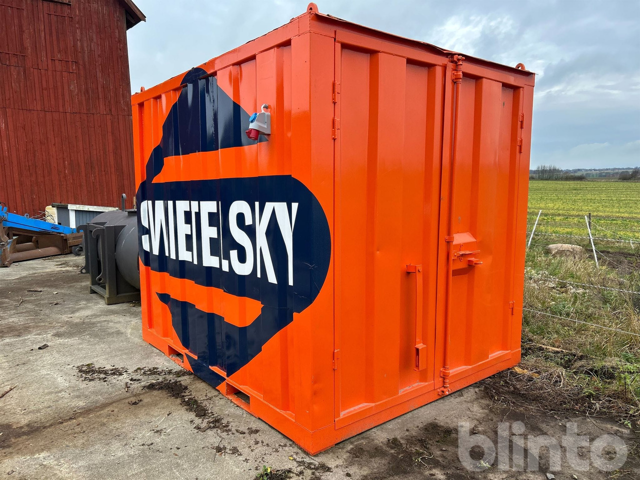 10 fot Isolerad - Konténerház: 1 kép. 10 fot Isolerad - Konténerház: 1 kép.