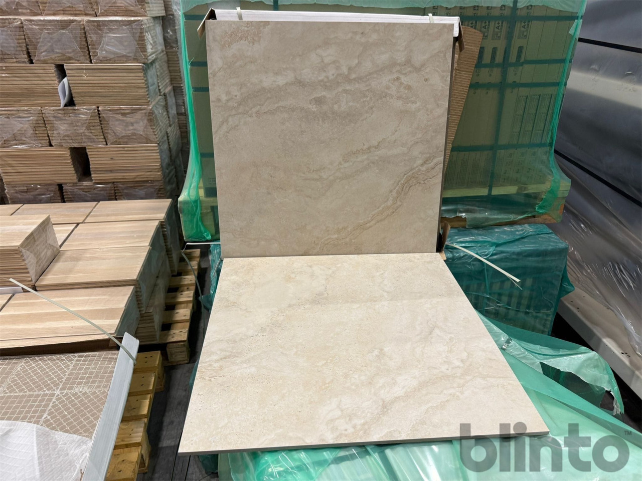 200 m2 - 600x600 - Építőipari berendezések: 1 kép. 200 m2 - 600x600 - Építőipari berendezések: 1 kép.