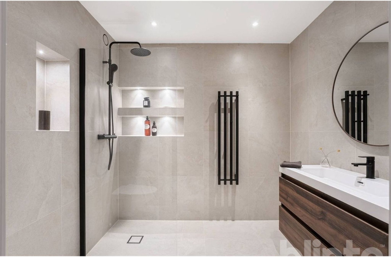 200 m2 - 600x600 - Építőipari berendezések: 4 kép. 200 m2 - 600x600 - Építőipari berendezések: 4 kép.