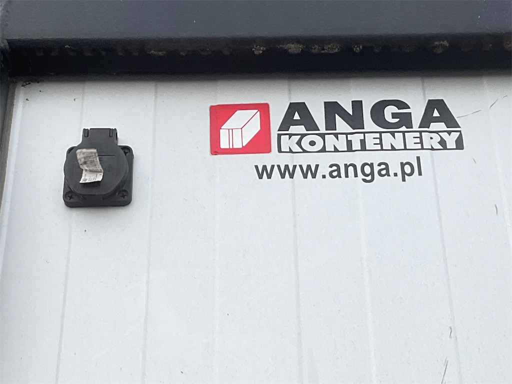 Anga - Konténerház: 3 kép. Anga - Konténerház: 3 kép.