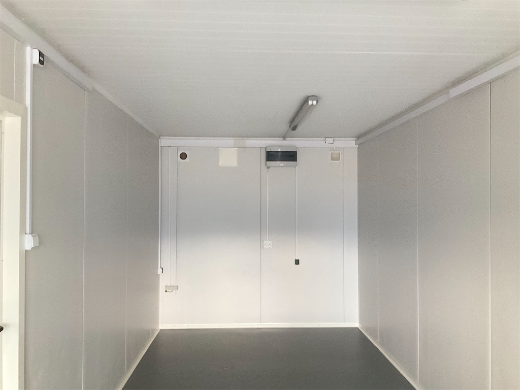 Anga - Konténerház: 5 kép. Anga - Konténerház: 5 kép.