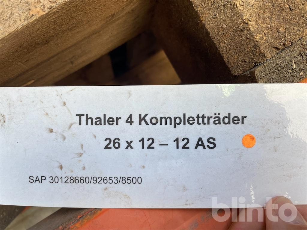 BKT/Tahler TR-315 - Komplett kerék - Mezőgazdasági gépek: 5 kép. BKT/Tahler TR-315 - Komplett kerék - Mezőgazdasági gépek: 5 kép.