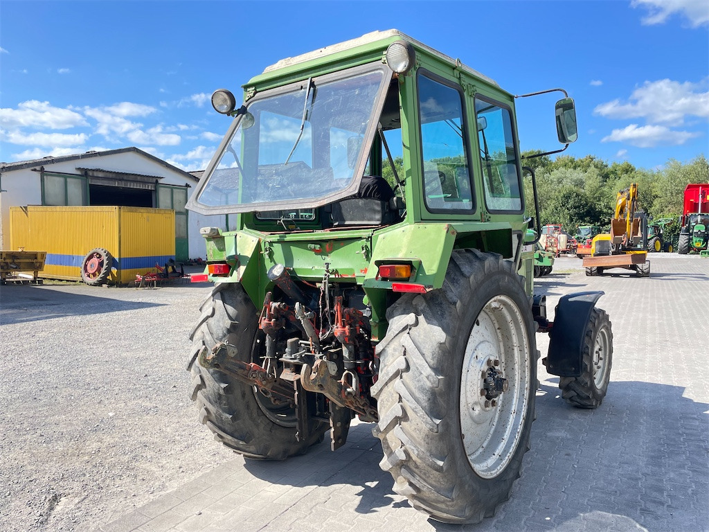 Belarus 560 A - Traktor: 4 kép. Belarus 560 A - Traktor: 4 kép.