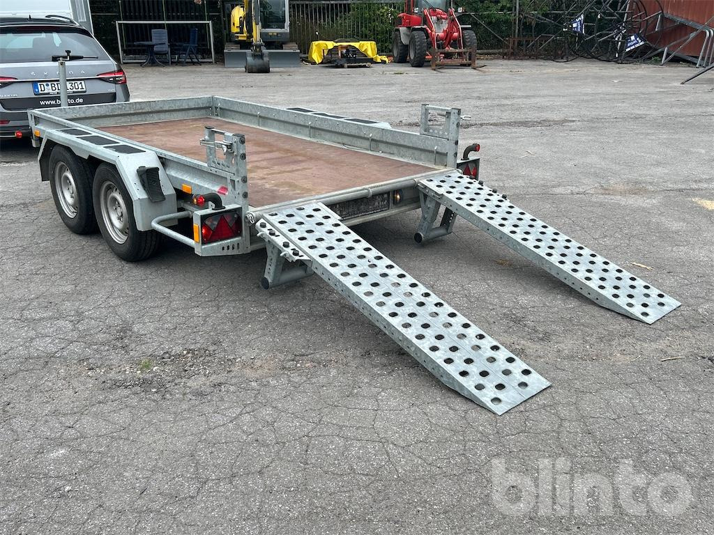 Böckmann BT3016/270 (2021) - Gépszállító utánfutó: 2 kép. Böckmann BT3016/270 (2021) - Gépszállító utánfutó: 2 kép.