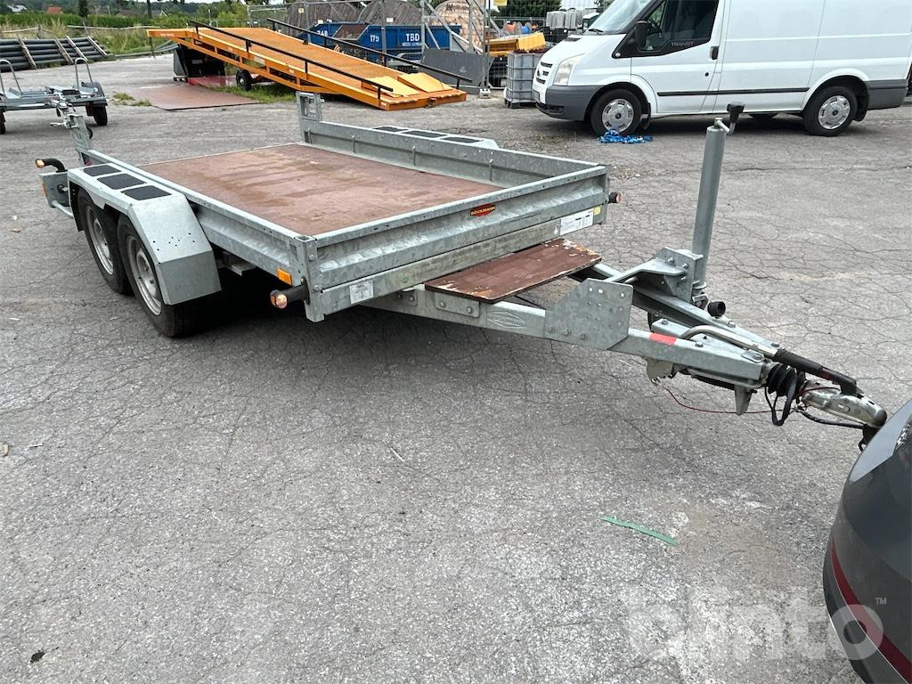 Böckmann BT3016/270 (2021) - Gépszállító utánfutó: 3 kép. Böckmann BT3016/270 (2021) - Gépszállító utánfutó: 3 kép.