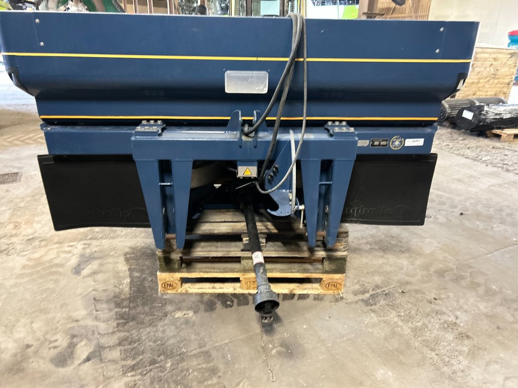 Bogballe N2 w - Műtrágyaszóró: 4 kép. Bogballe N2 w - Műtrágyaszóró: 4 kép.