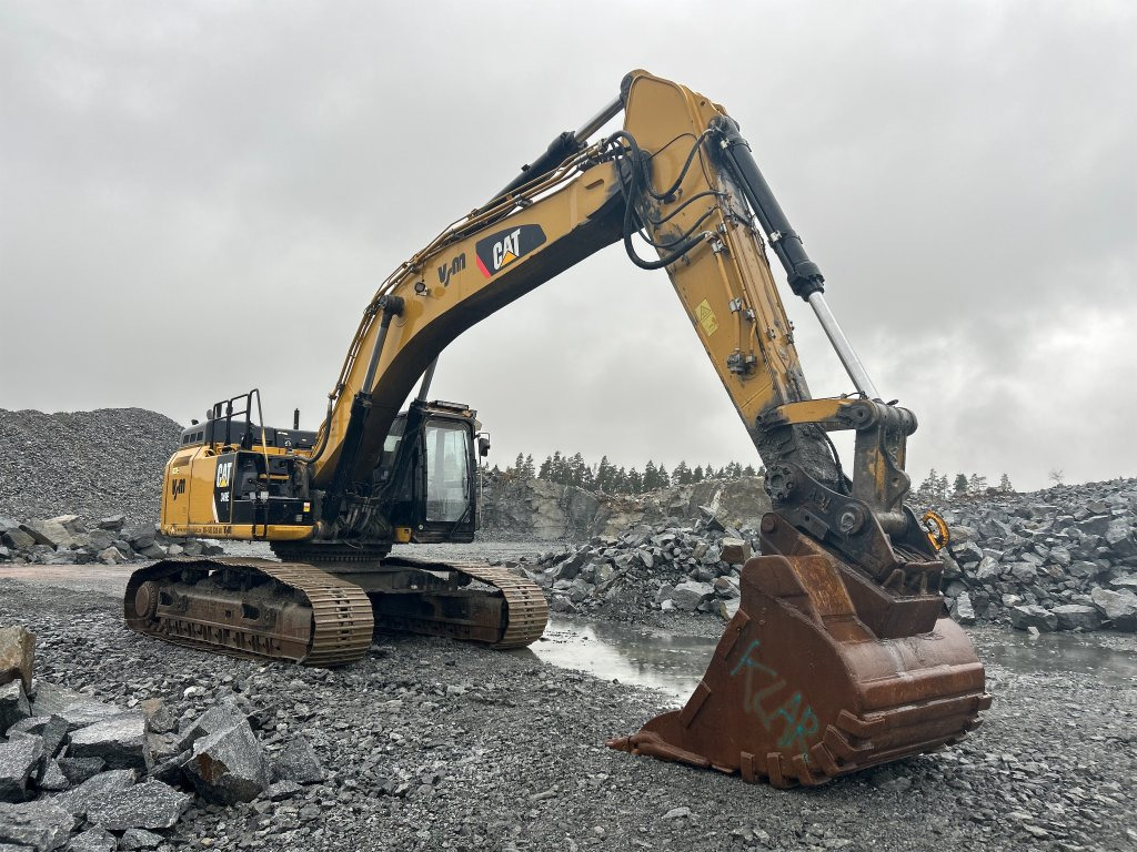 CATERPILLAR 349EL - Lánctalpas kotró: 3 kép. CATERPILLAR 349EL - Lánctalpas kotró: 3 kép.