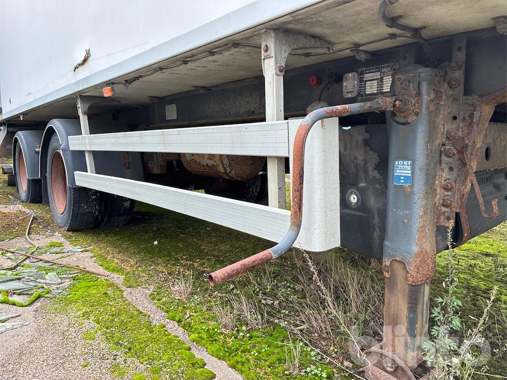 Lakókocsi, Félpótkocsi CHEREAU S2322H: 20 kép. Lakókocsi, Félpótkocsi CHEREAU S2322H: 20 kép.