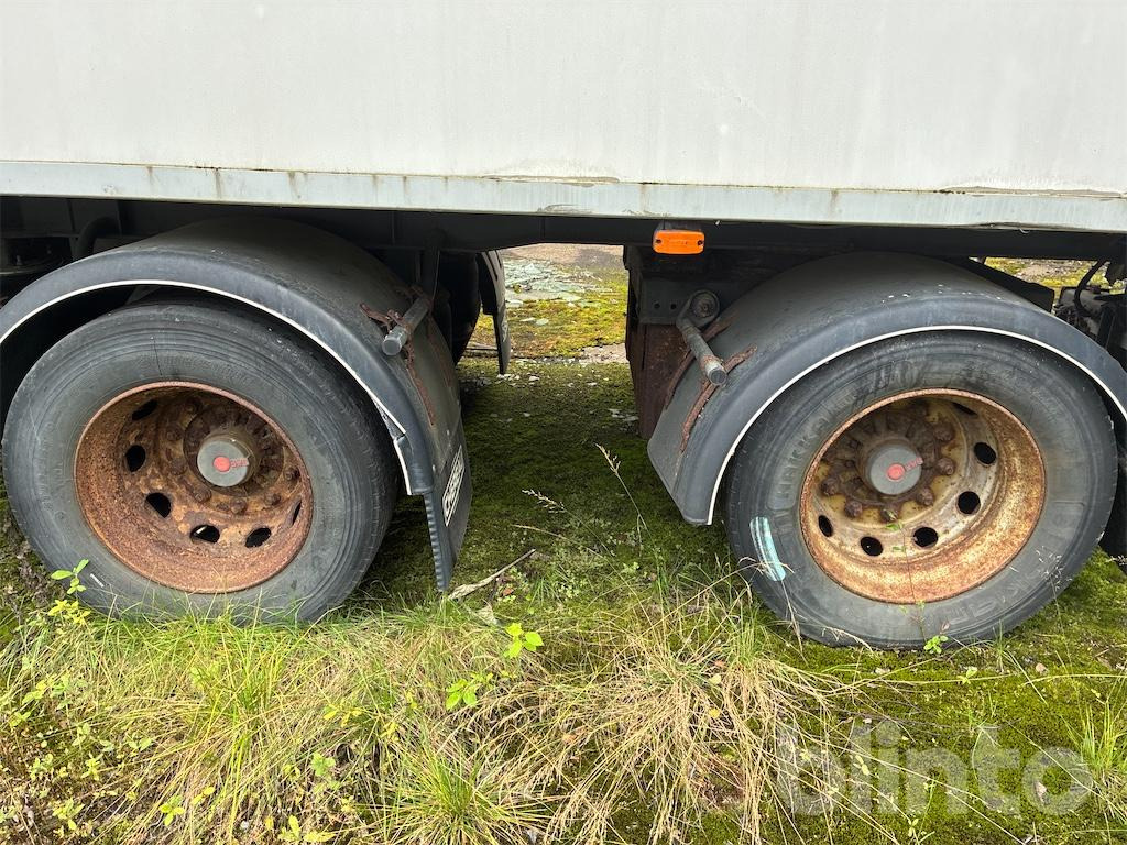 Lakókocsi, Félpótkocsi CHEREAU S2322H: 44 kép. Lakókocsi, Félpótkocsi CHEREAU S2322H: 44 kép.