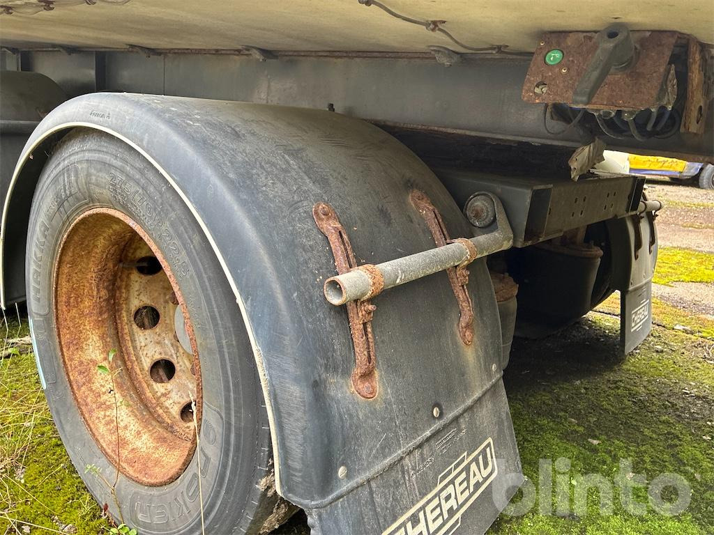 Lakókocsi, Félpótkocsi CHEREAU S2322H: 42 kép. Lakókocsi, Félpótkocsi CHEREAU S2322H: 42 kép.