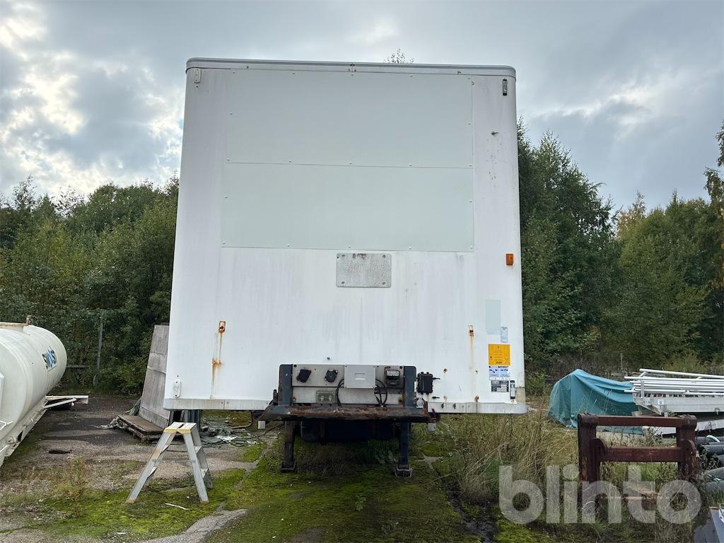 CHEREAU S2322H - Lakókocsi, Félpótkocsi: 2 kép. CHEREAU S2322H - Lakókocsi, Félpótkocsi: 2 kép.