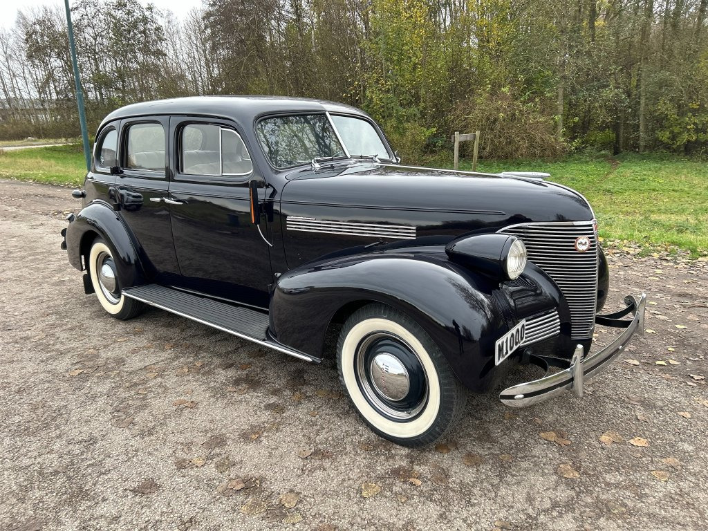 CHEVROLET - Autó: 3 kép. CHEVROLET - Autó: 3 kép.