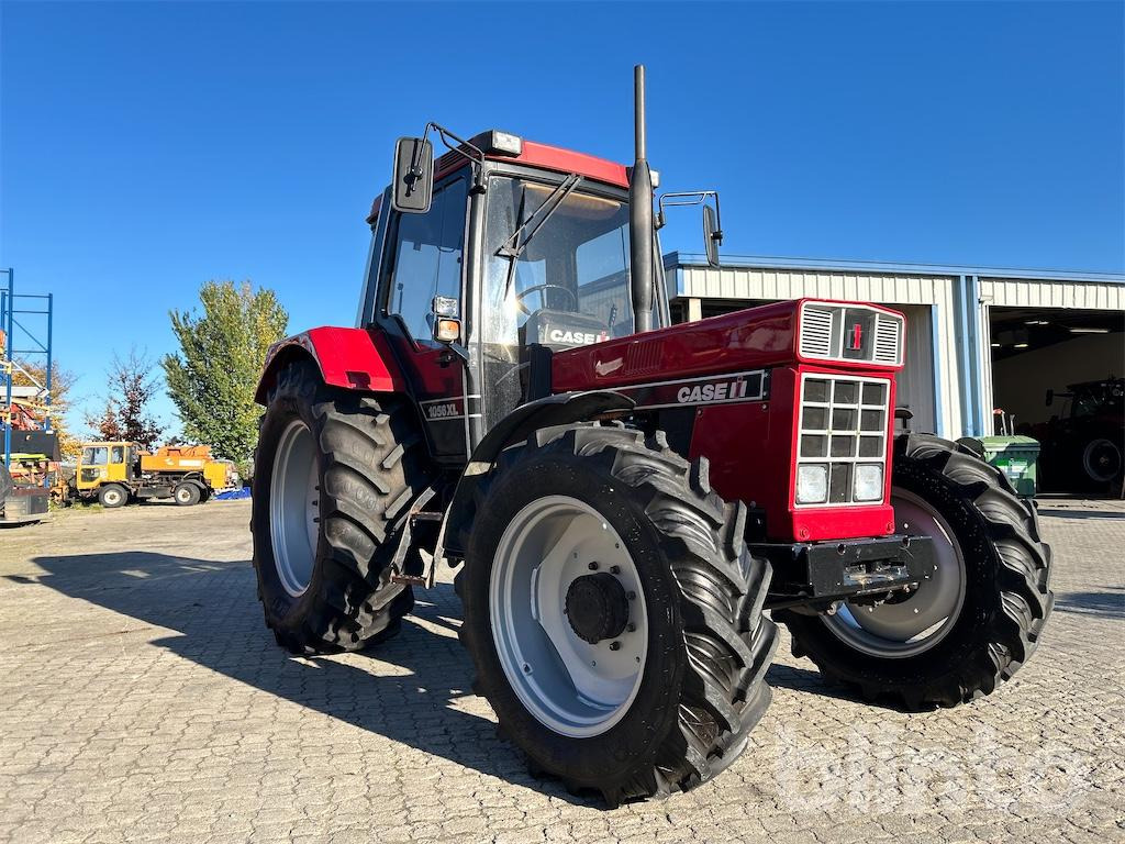 Case 1056 XL (1985) - Traktor: 2 kép. Case 1056 XL (1985) - Traktor: 2 kép.