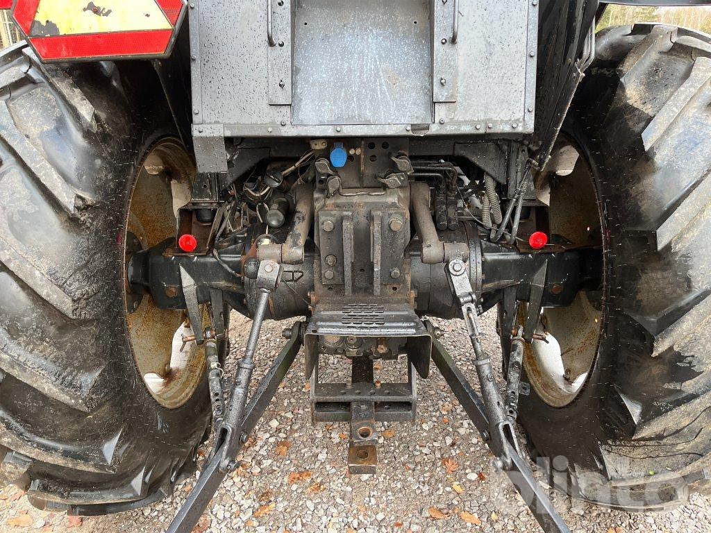 Traktor Case IH 1056 XL: 41 kép. Traktor Case IH 1056 XL: 41 kép.