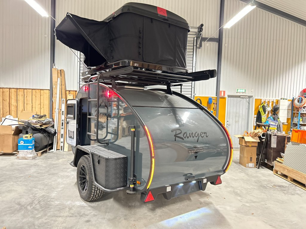 Columbus - Lakókocsi: 2 kép. Columbus - Lakókocsi: 2 kép.