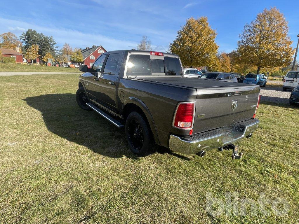 DODGE RAM Hemi 5,7 - Pickup: 5 kép. DODGE RAM Hemi 5,7 - Pickup: 5 kép.