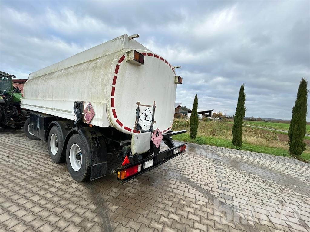 Esterer Ulrich TA.240 - Tartályos pótkocsi: 2 kép. Esterer Ulrich TA.240 - Tartályos pótkocsi: 2 kép.