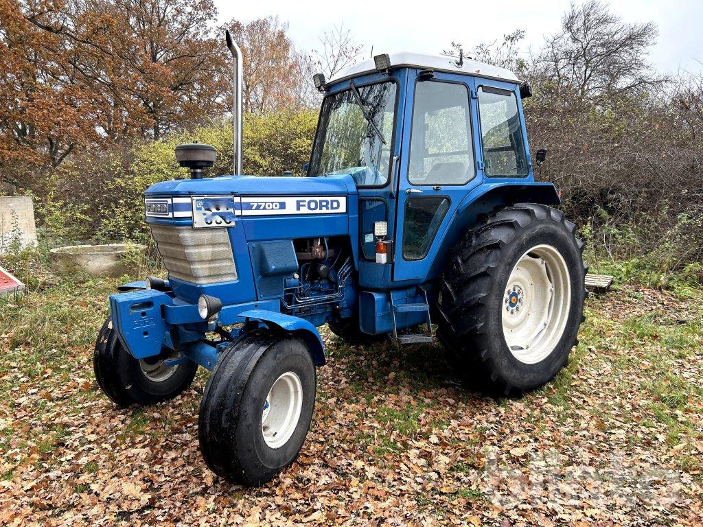 FORD 7700 - Traktor: 1 kép. FORD 7700 - Traktor: 1 kép.