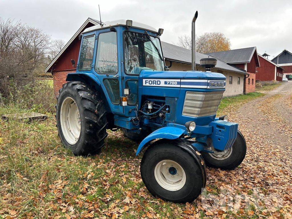 FORD 7700 - Traktor: 3 kép. FORD 7700 - Traktor: 3 kép.