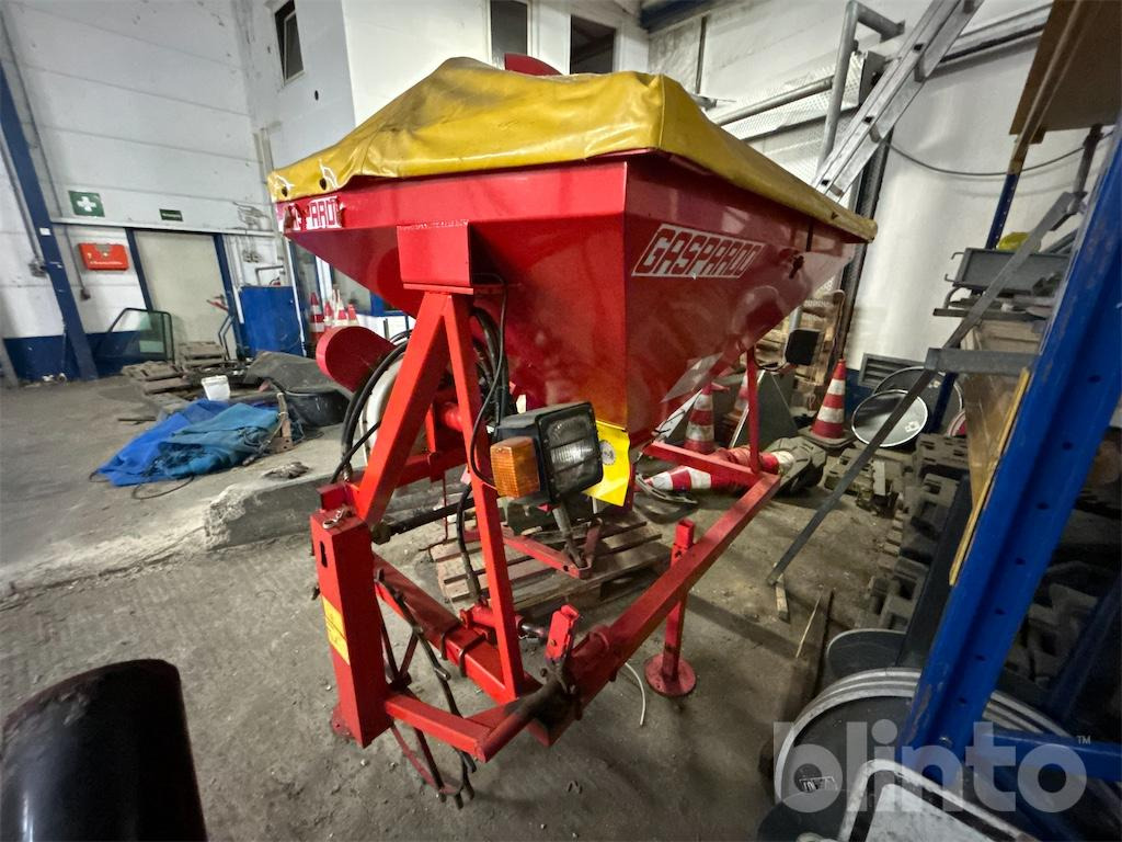 Gaspardo - Műtrágyaszóró: 3 kép. Gaspardo - Műtrágyaszóró: 3 kép.