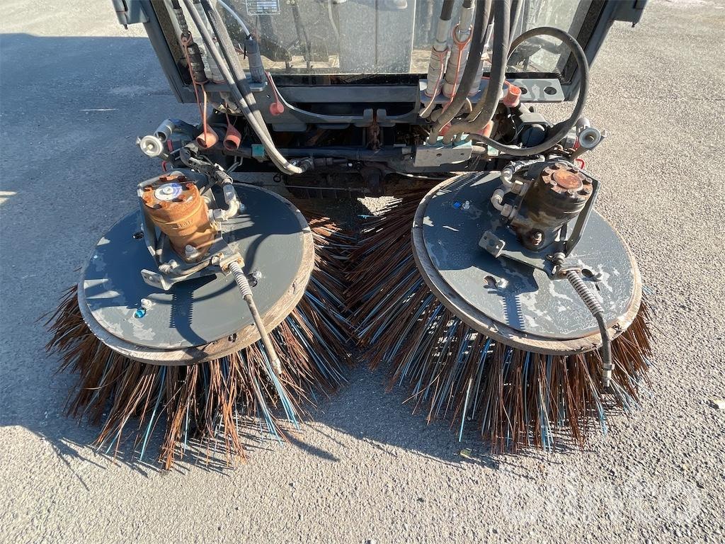 Utcaseprő gép HAKO Citymaster 1200: 12 kép.