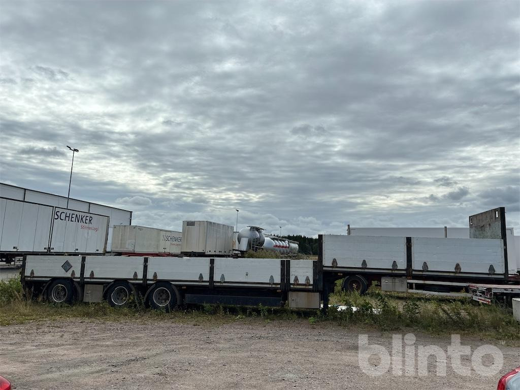 HRD - Platós félpótkocsi: 2 kép. HRD - Platós félpótkocsi: 2 kép.