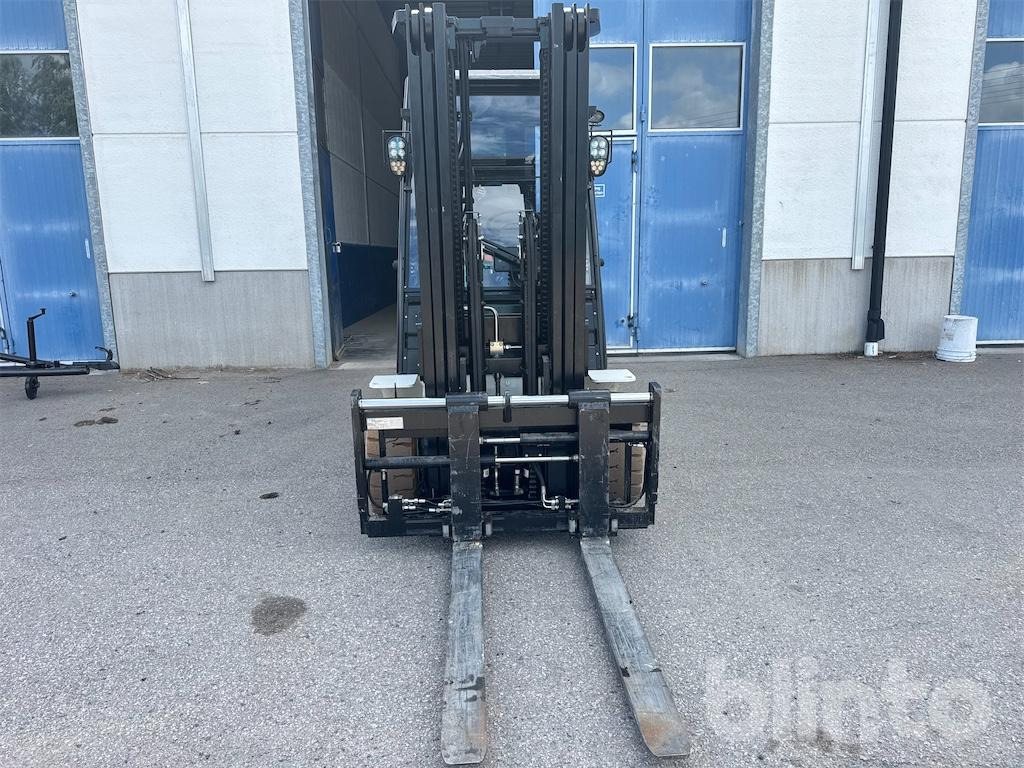 Hangcha CPD35-XD6-SI26 - Elektromos targonca: 2 kép. Hangcha CPD35-XD6-SI26 - Elektromos targonca: 2 kép.