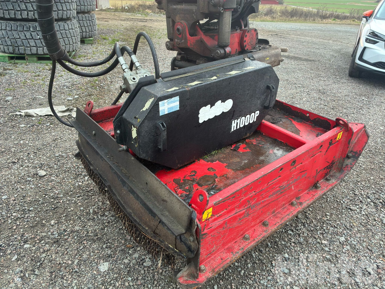 Ilsbo H1000P - Erdészeti mulcsozó: 4 kép. Ilsbo H1000P - Erdészeti mulcsozó: 4 kép.