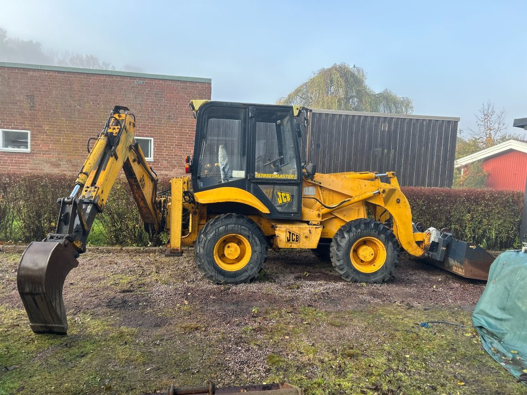 JCB 2 CX Streetmaster med tillbehör - Kotrórakodó: 2 kép. JCB 2 CX Streetmaster med tillbehör - Kotrórakodó: 2 kép.