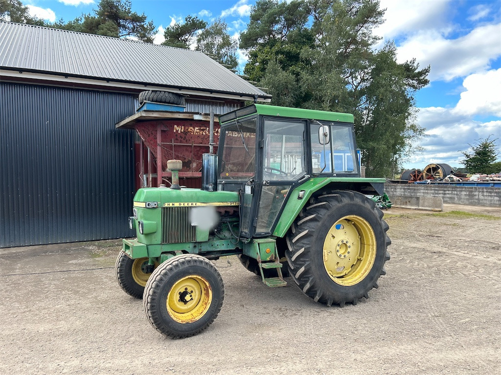 JOHN DEERE 2130 - Traktor: 1 kép. JOHN DEERE 2130 - Traktor: 1 kép.