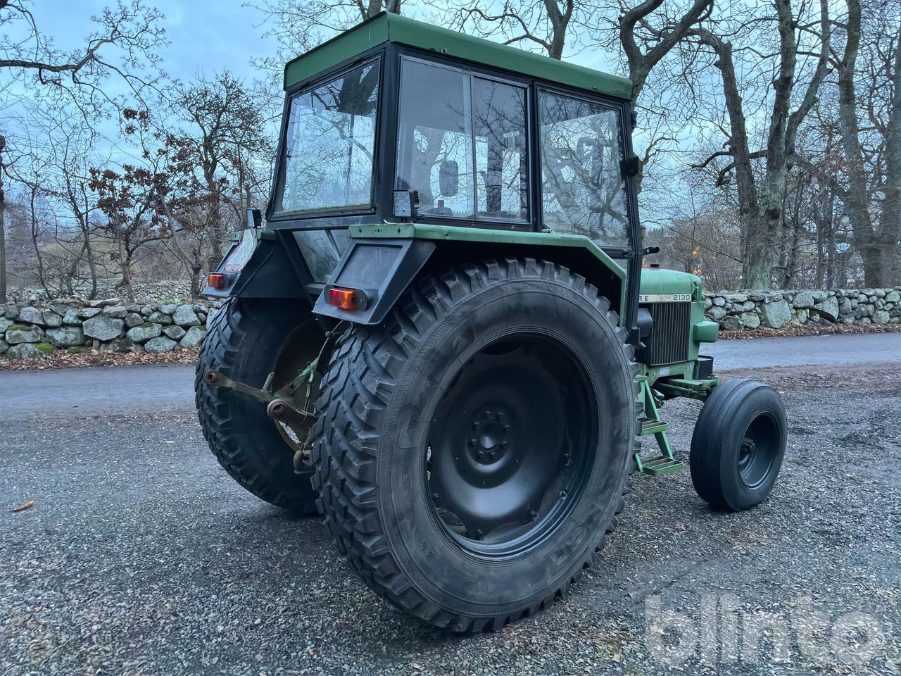 JOHN DEERE 2130 - Traktor: 5 kép. JOHN DEERE 2130 - Traktor: 5 kép.