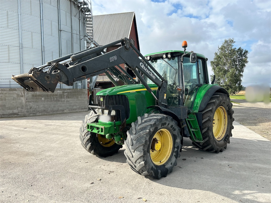 John Deere 6820 - Traktor: 1 kép. John Deere 6820 - Traktor: 1 kép.