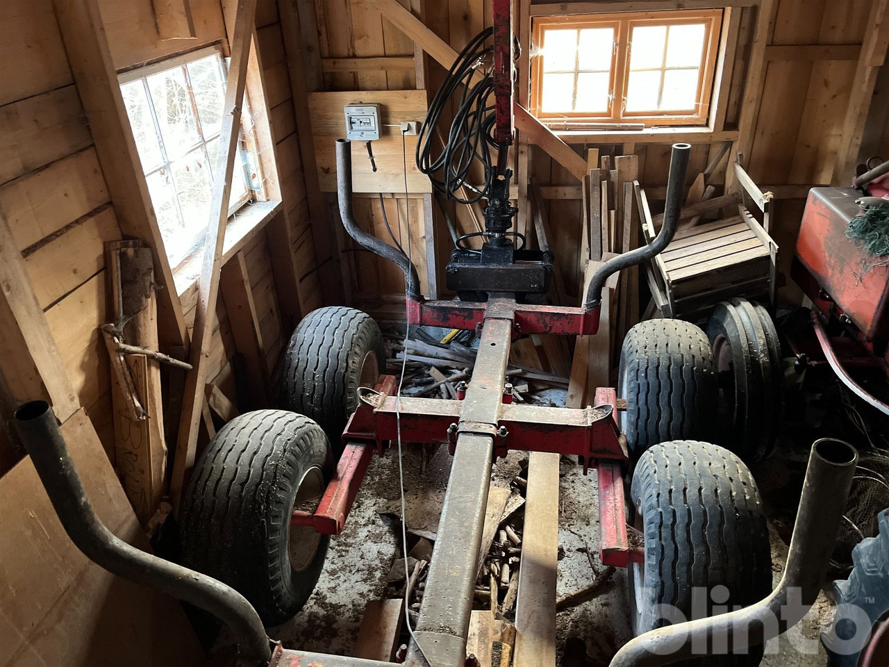 Erdészeti pótkocsi Kesla Patu: 12 kép. Erdészeti pótkocsi Kesla Patu: 12 kép.