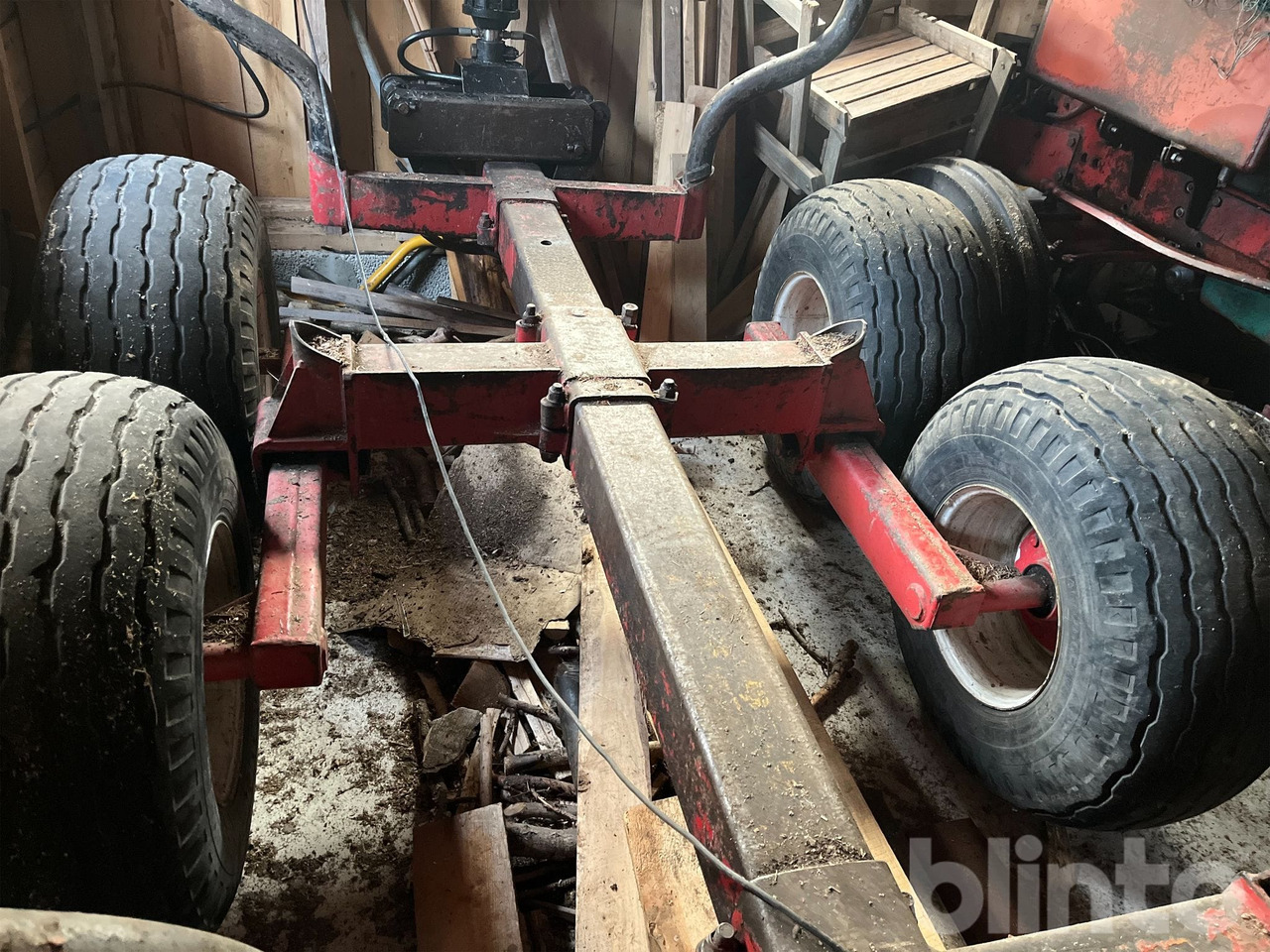 Erdészeti pótkocsi Kesla Patu: 16 kép. Erdészeti pótkocsi Kesla Patu: 16 kép.