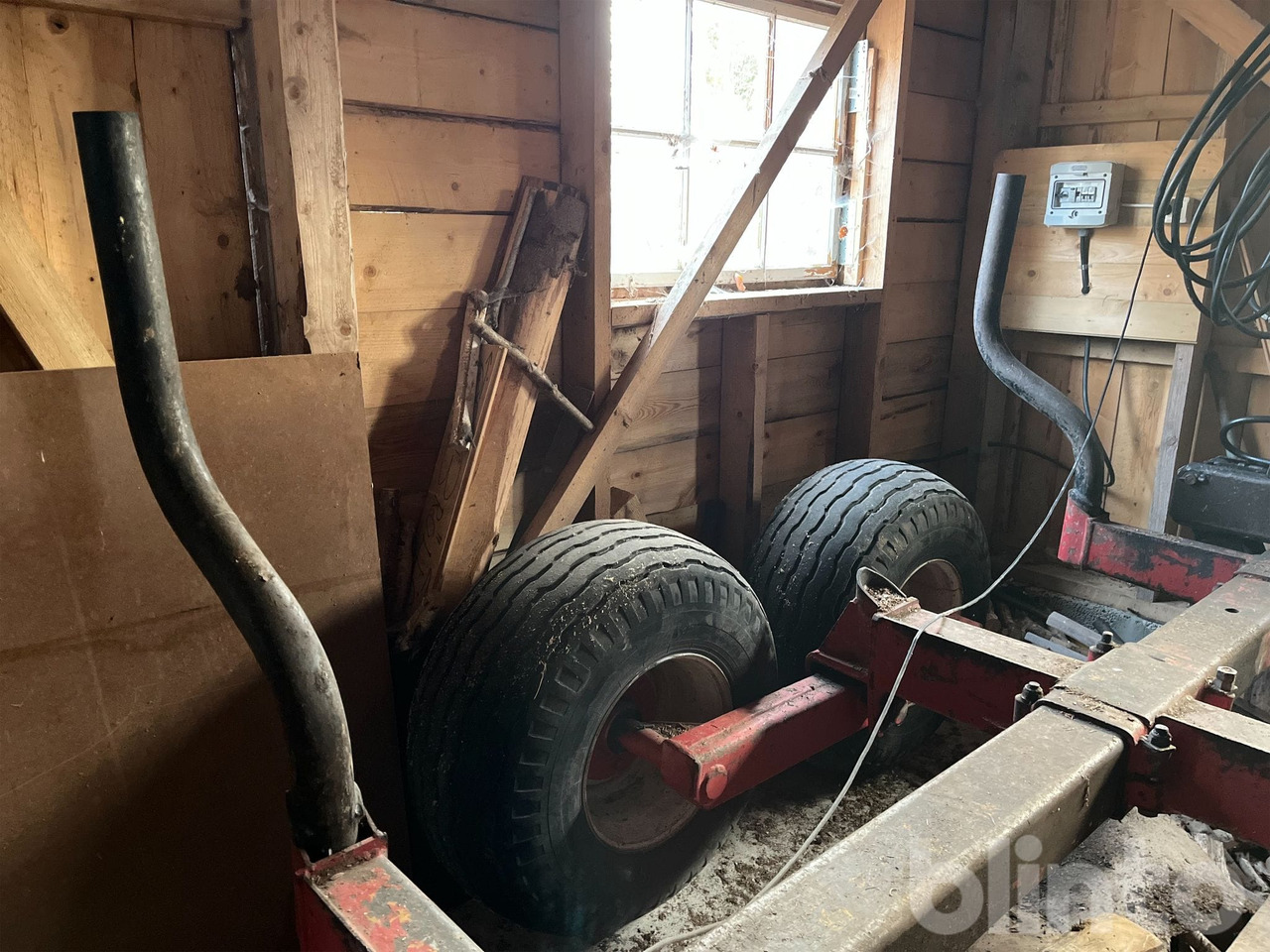 Erdészeti pótkocsi Kesla Patu: 14 kép. Erdészeti pótkocsi Kesla Patu: 14 kép.