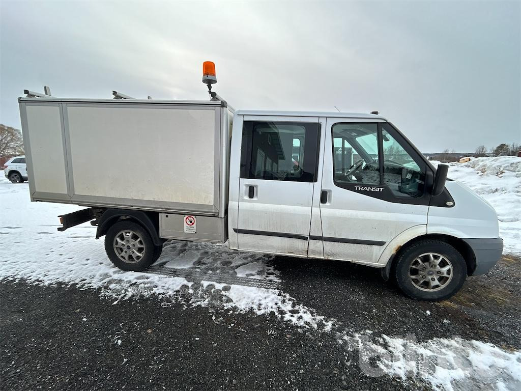 FORD TRANSIT 350M DH CHA - Kisteherautó: 4 kép. FORD TRANSIT 350M DH CHA - Kisteherautó: 4 kép.