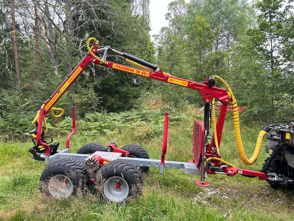 Kranman T1750 med kran - Erdészeti pótkocsi: 3 kép. Kranman T1750 med kran - Erdészeti pótkocsi: 3 kép.