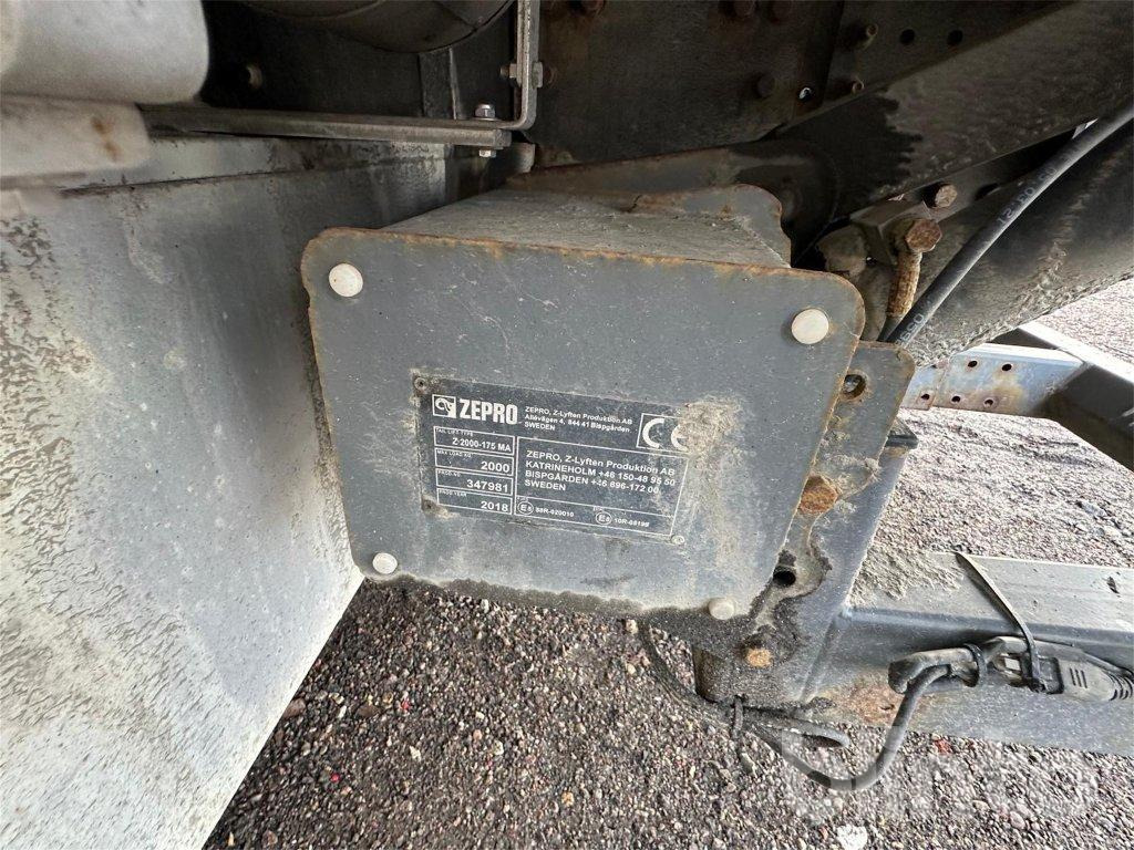 Krone - Aggregat & Bakgavellift - Hűtős felépítmény: 3 kép. Krone - Aggregat & Bakgavellift - Hűtős felépítmény: 3 kép.