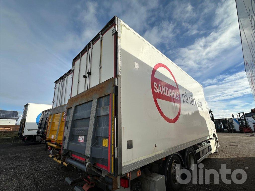 Krone - Aggregat & Bakgavellift - Hűtős felépítmény: 1 kép. Krone - Aggregat & Bakgavellift - Hűtős felépítmény: 1 kép.